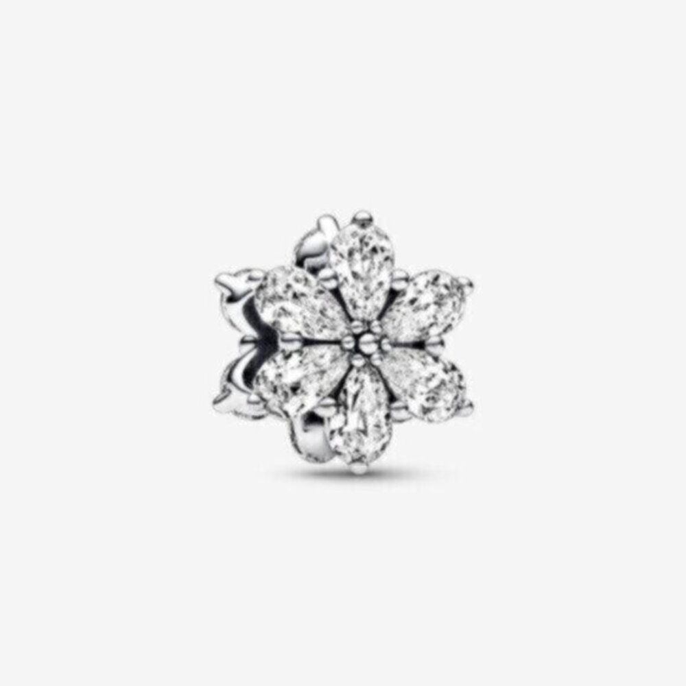Pandora Sparkling Herbarium Cluster Charm